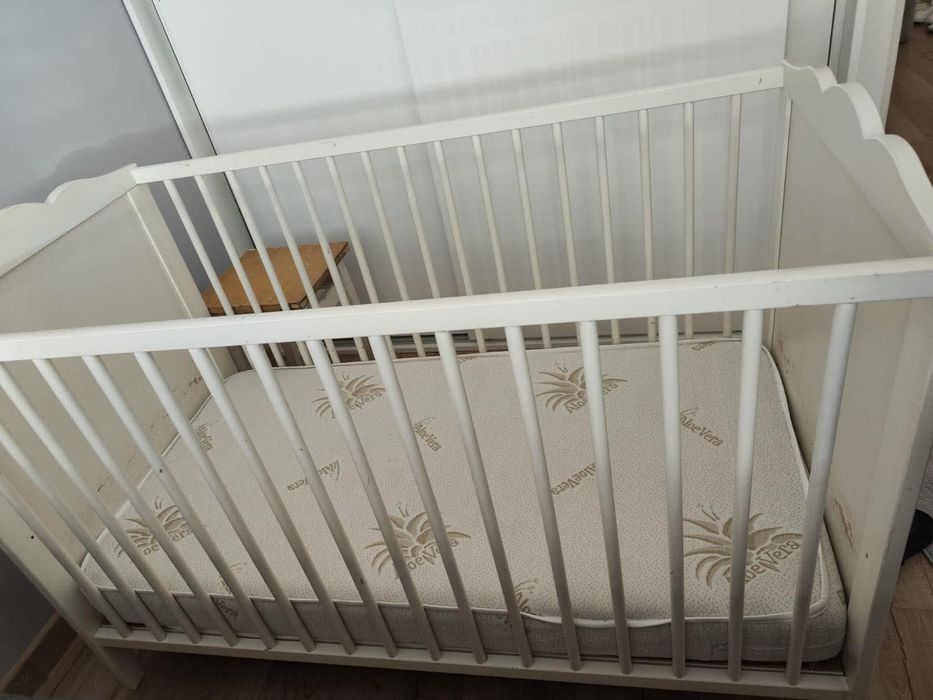 Łóżeczko dziecięce niemowlęce Ikea z materacem