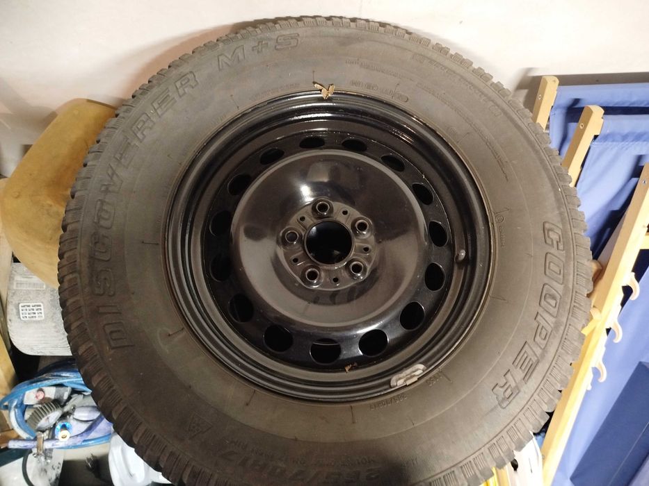 Koła do Land Rover  z oponami zimowymi Cooper 265/70 r17