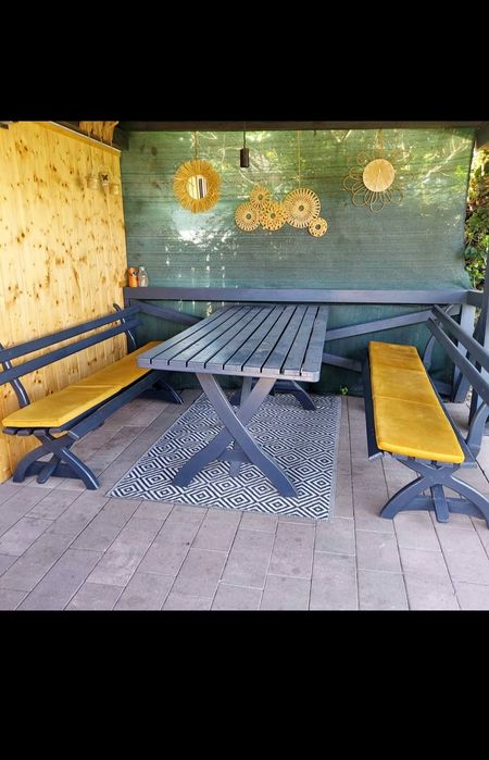 Zestaw drewnianych mebli ogrodowych