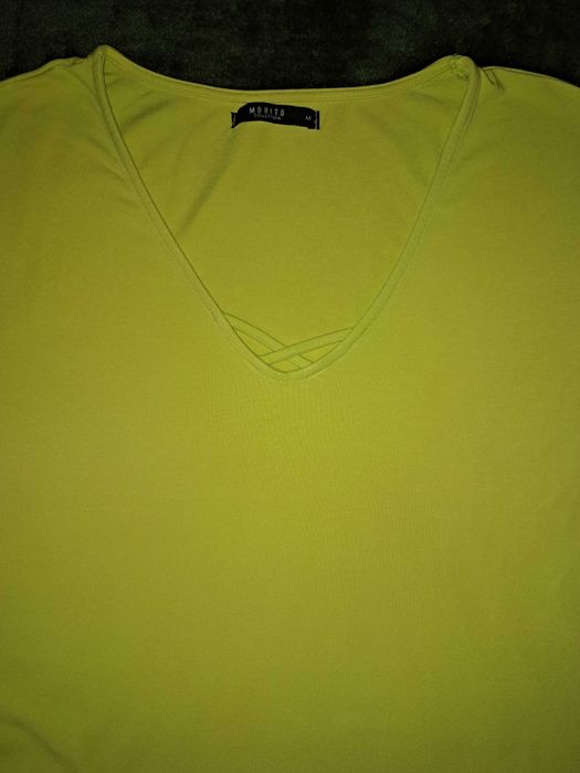 T-shirt oliwkowy bluzka Mohito
