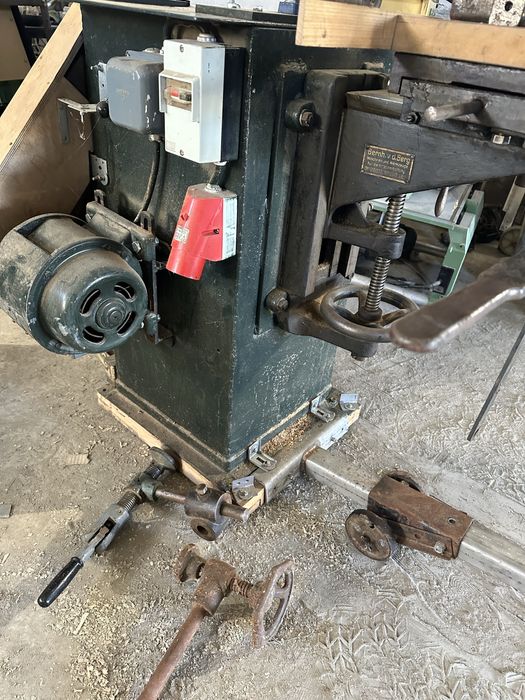 Станок довбальний столярний