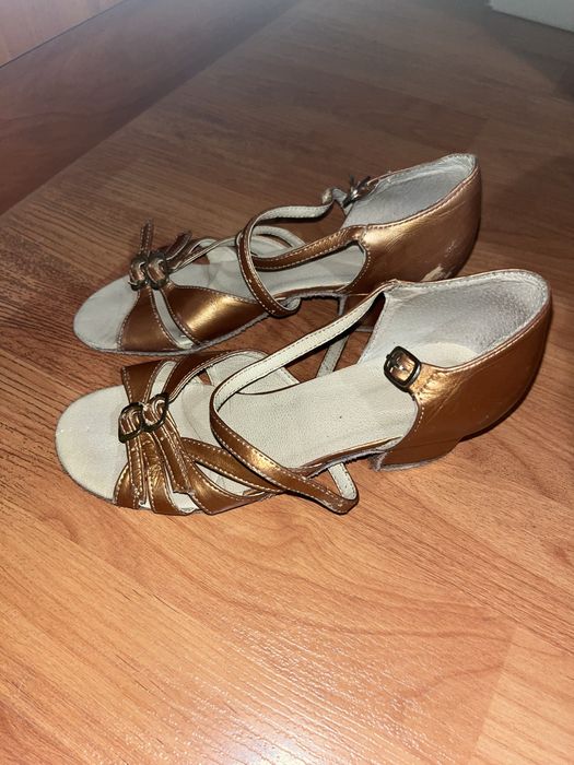 Туфлі дитячі для бальних танців