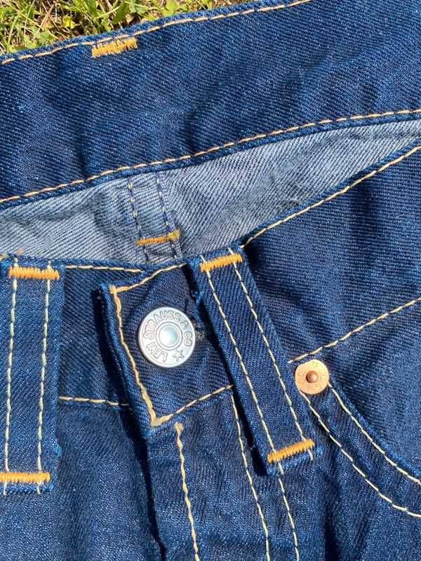Spodnie damskie jeansy vintage Levis 907 dzwony szerokie y2k coquette