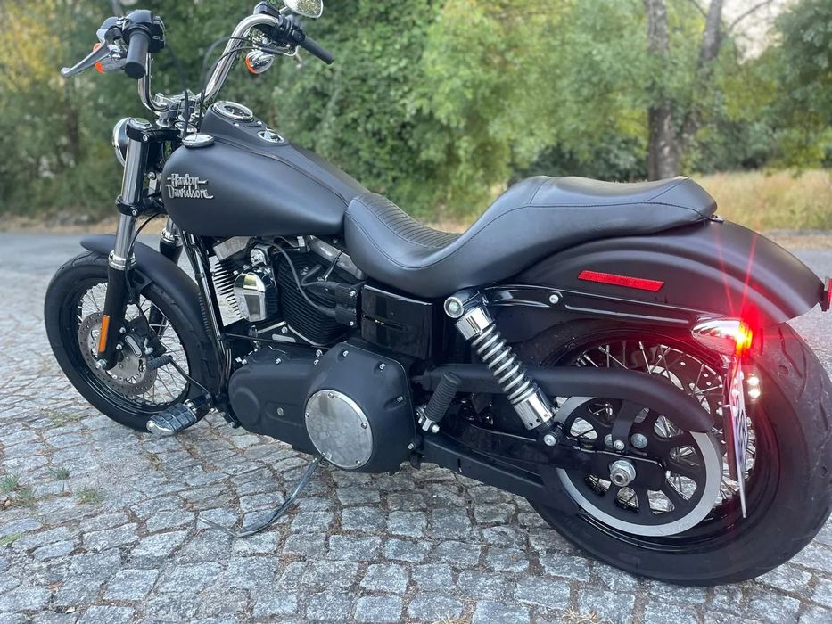 Harley-Davidson Dyna  Street Bob