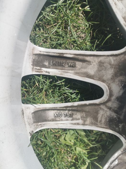 Felgi aluminiowe UNIWHEELS 7.5x17  Et27 Audi 5x112 X10757