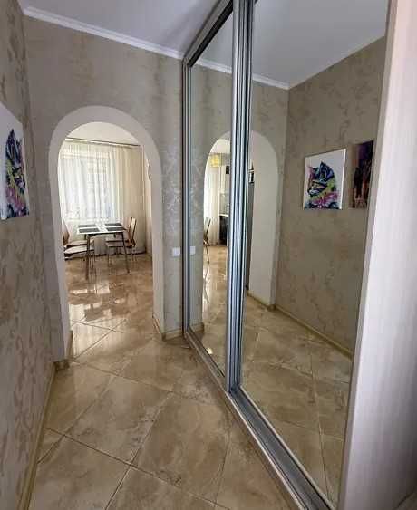 41475 Продаж 1-кімнатної квартири в новобудові на Виставці!