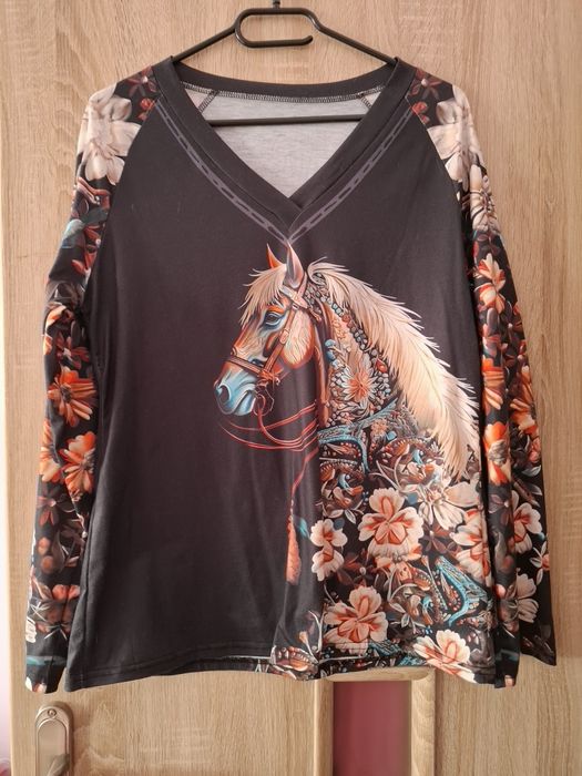 Bluzka z aplikacja konia M