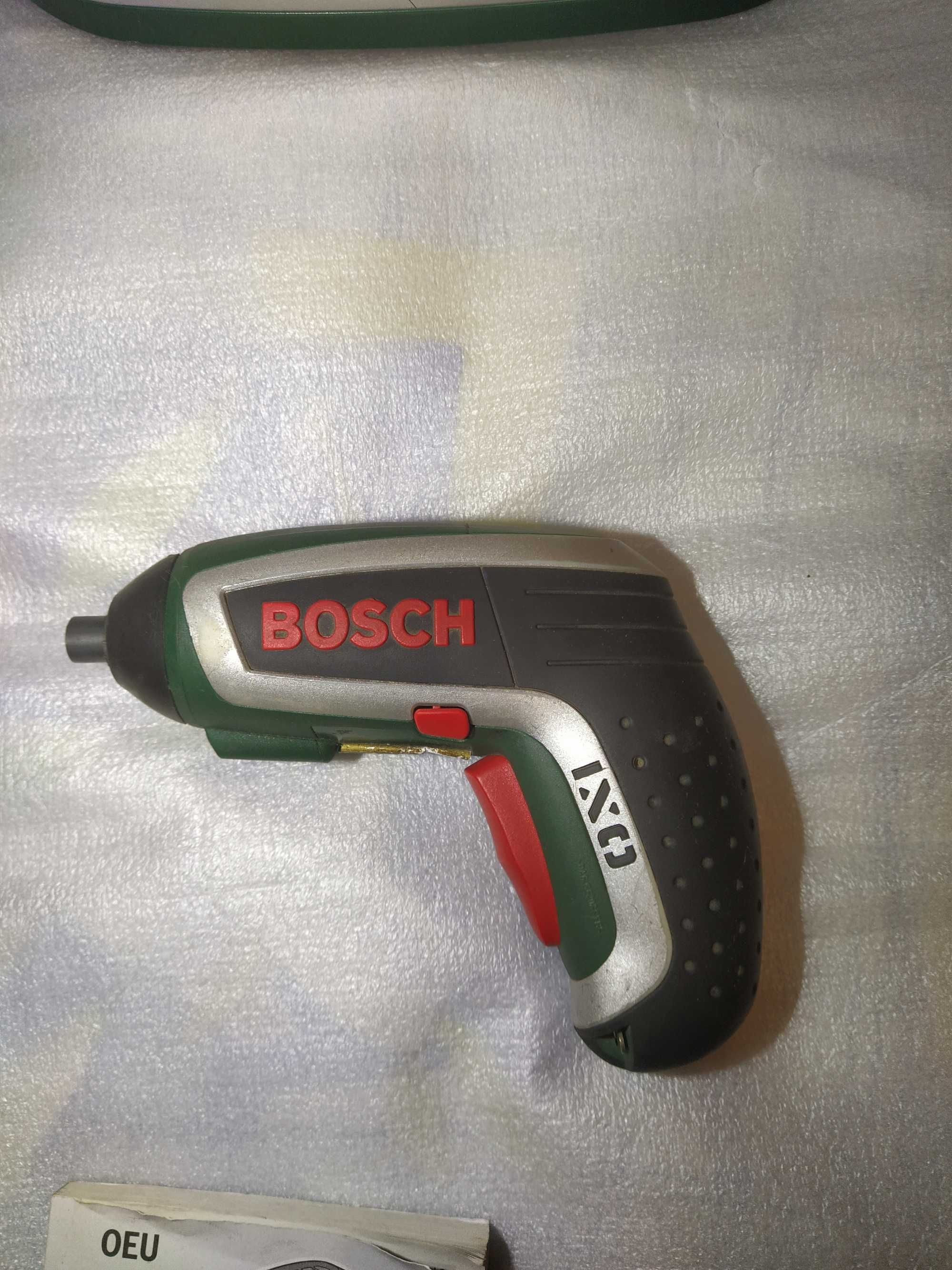Аккумуляторный шуруповерт  BOSCH IXO