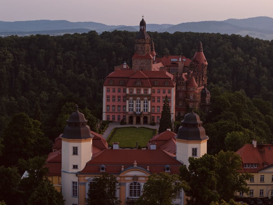 Zdjęcia i filmy z drona - nieruchoności, działki, inwestycje