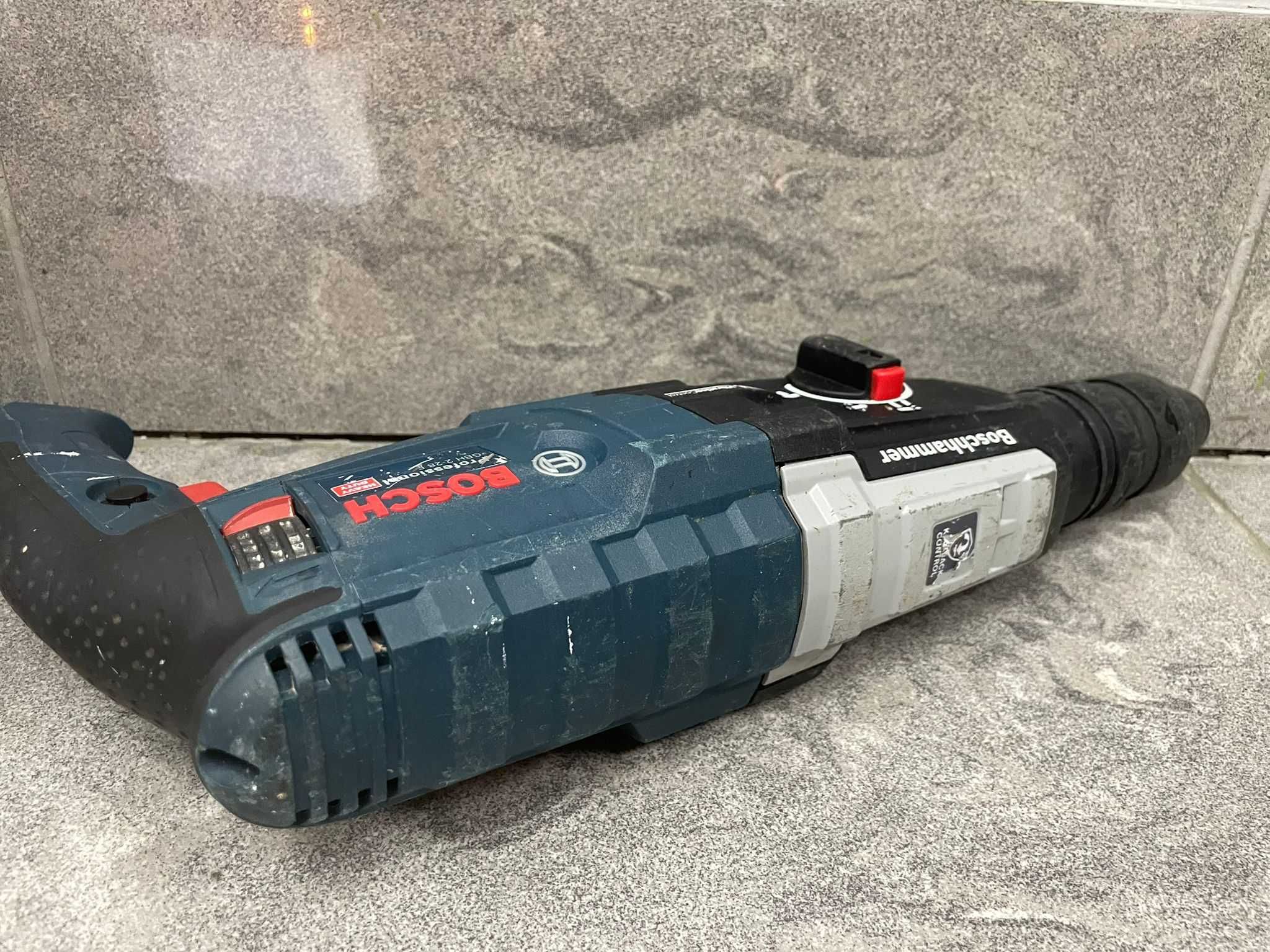Młotowiertarka BOSCH PROFESSIONAL GBH 2-28 F