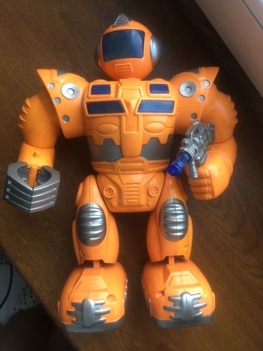 Zabawka robot dla chlopca