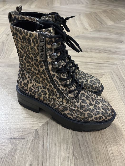 Guess - жіночі черевики розмір 6.5