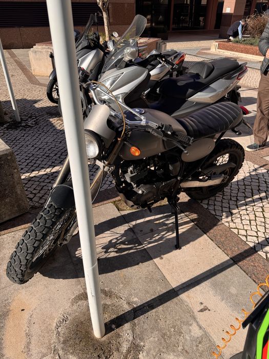 Moto Bullit Hero 125