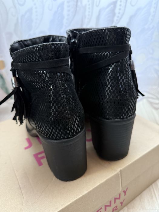 Buty czarne botki na słupku Jenny Fairy CCC r 38