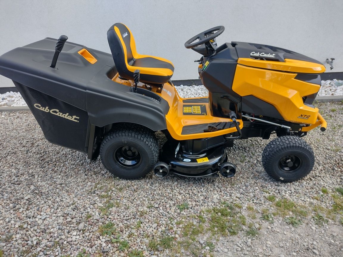 Traktorek kosiarka Cub Cadet XT2 QR106  Kawasaki V 2 cylindrowy kosz