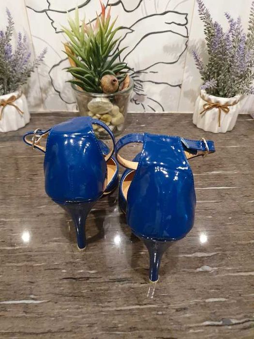 Szpilki lakierki granat