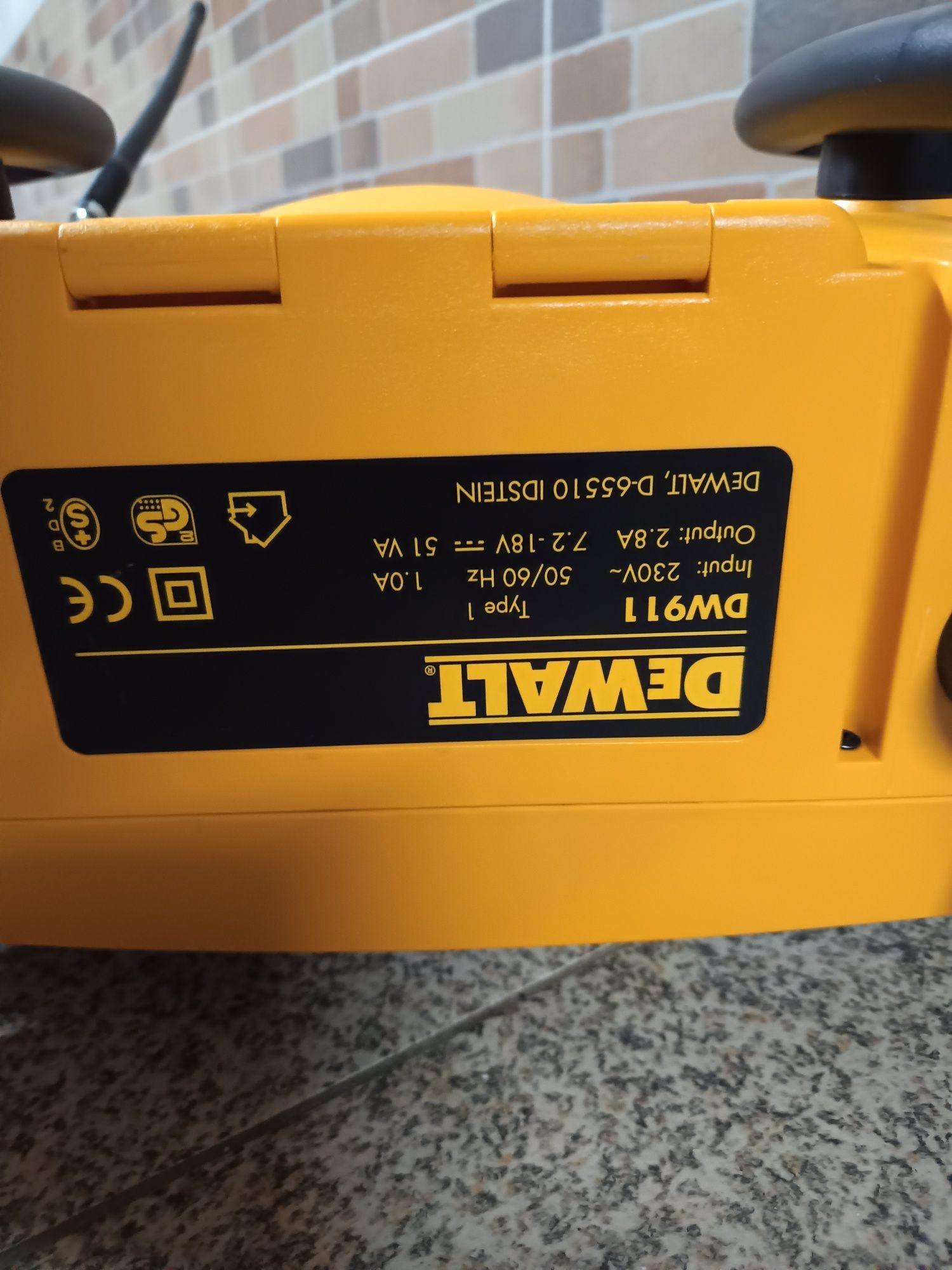 Radio DeWalt com bateria