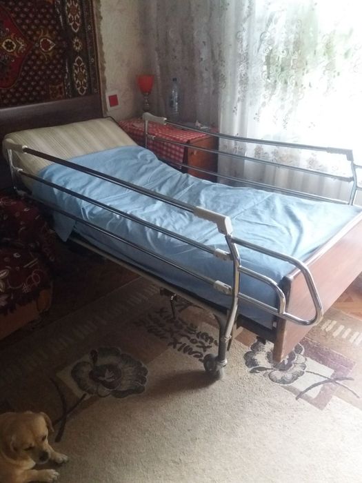 Медицинськ ліжко