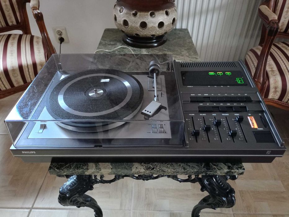 Gramofon PHILIPS 66 RH 837 z Radiem Vintage Hi Fi