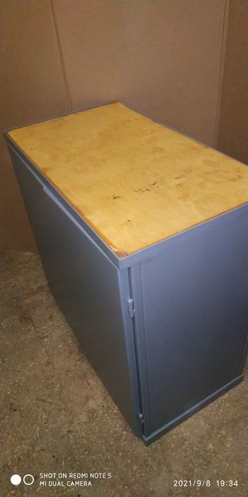 Слюсарна тумба металічна