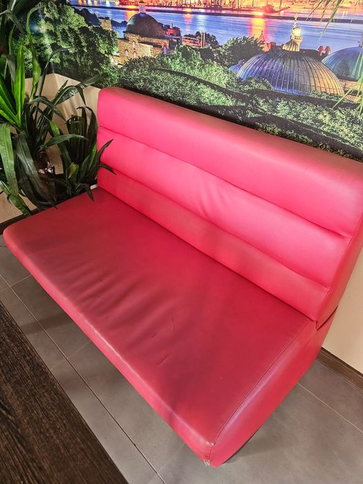 Zestaw stół i sofa do restauracji