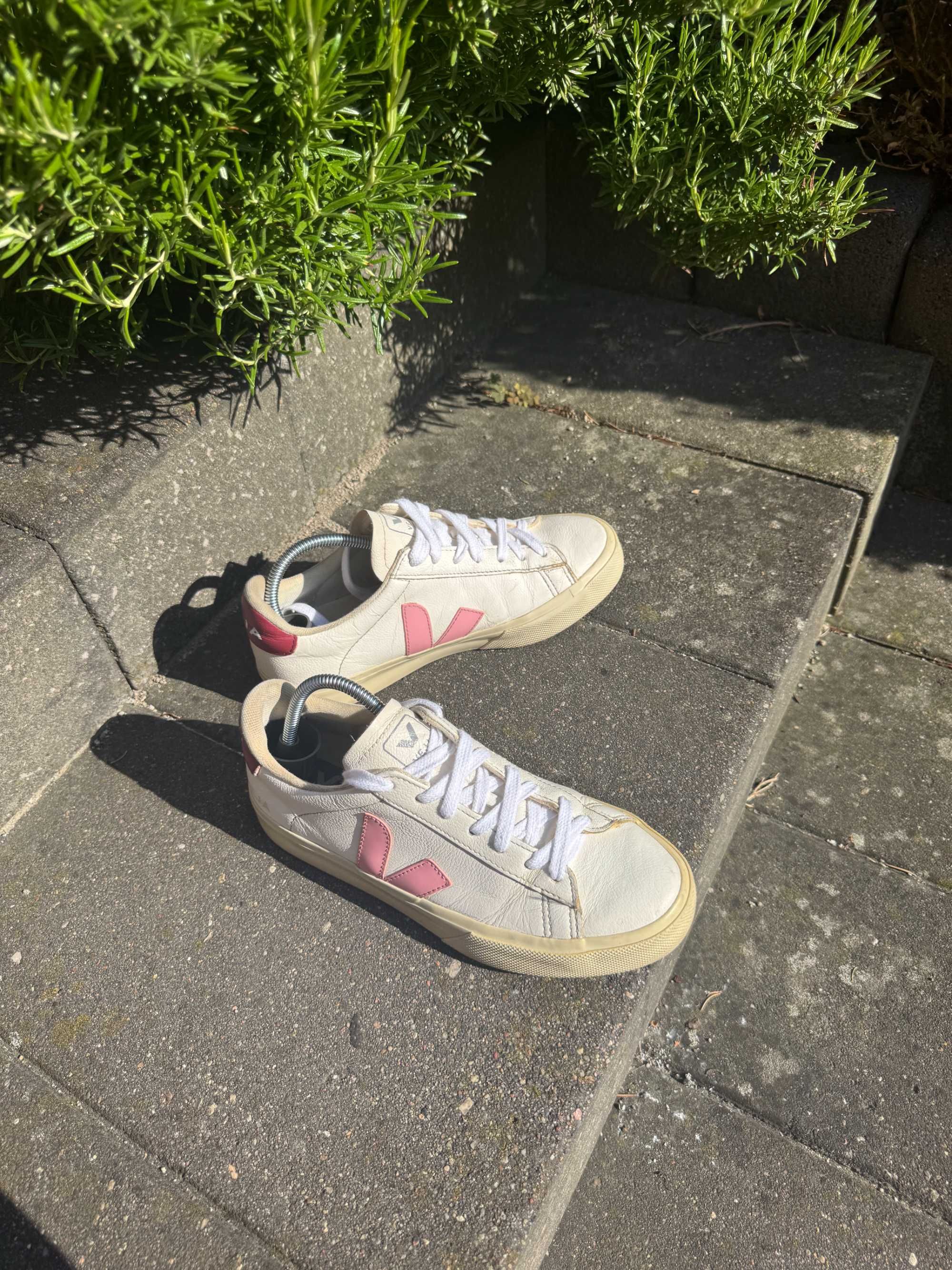 Veja 38 trampki v sneakersy skórzane białe różowe niskie białe wiązane
