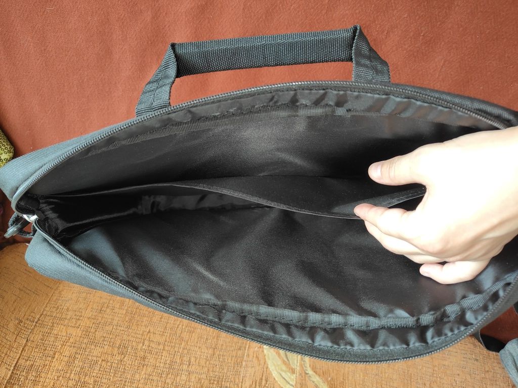 Nowa torba na laptopa i notebooka.