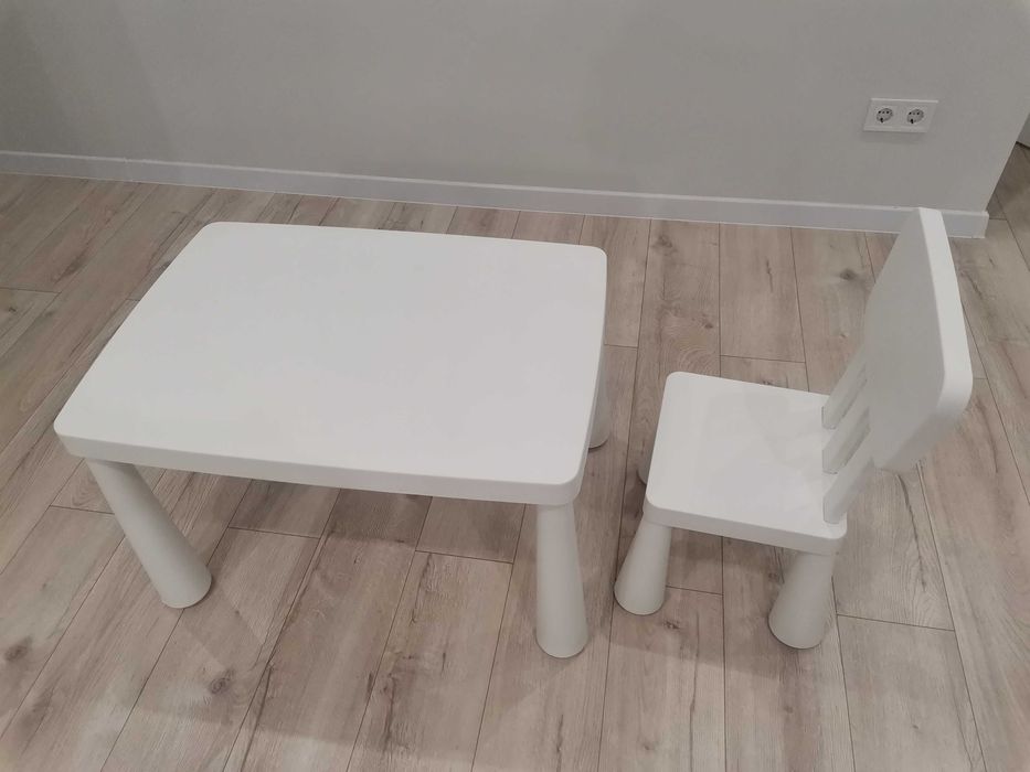 Ikea mammut дитячий стіл та стілець