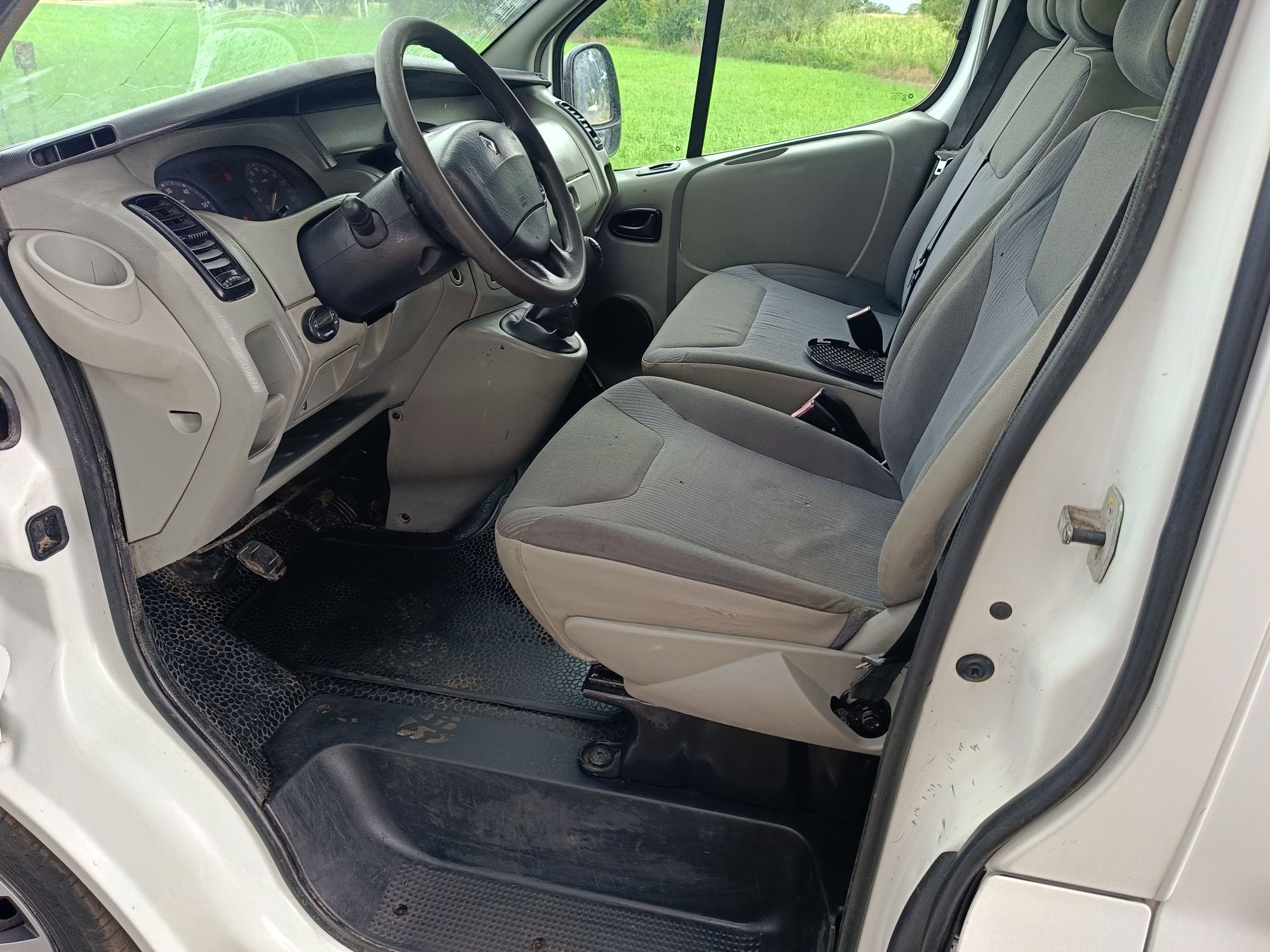 Renault Trafic Long L2H2 Wysoki 2.0 DCi 115 KM Vivaro Webasto Hak