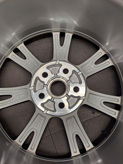 Felgi Tesla Y R19 Czujniki Bluetooth Oryginał