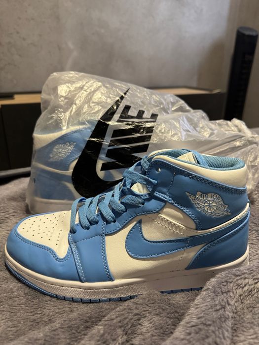 Air Jordan 1 Mid blue