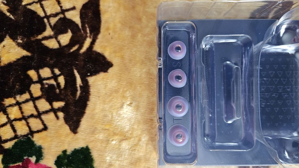 Безпроводные наушники JBL