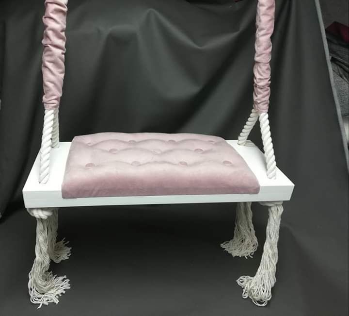 Huśtawka drewniana pikowana