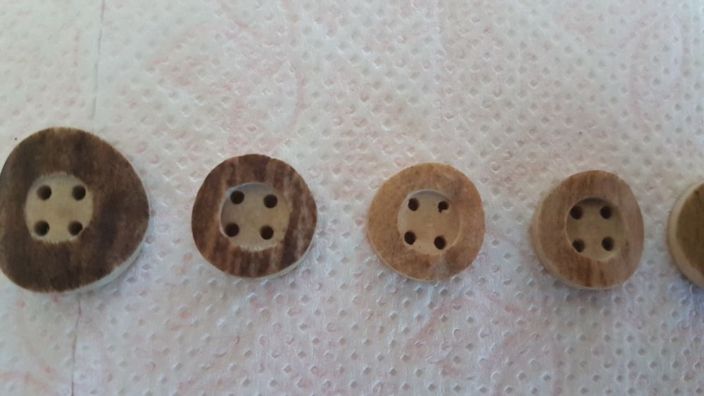 Guziki rogowe myśliwskie