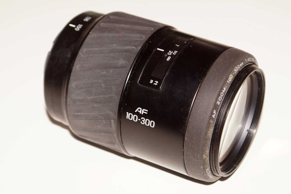 Sony Minolta AF 100-300 f/4.5-5.6