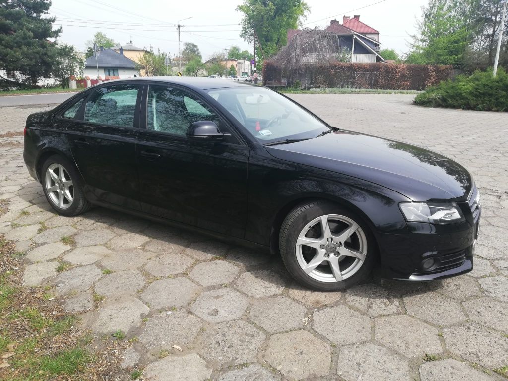 Audi A4 b8, rok 2009