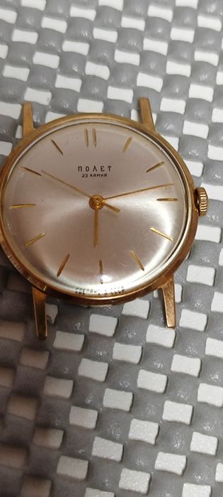 Продам золотые часы Полет