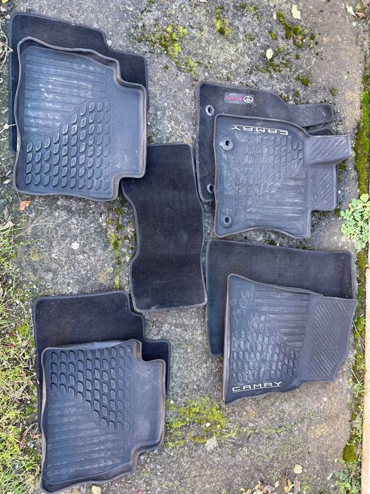 Комплект текстильних ковриків Тойота кемрі 70 Оригінал
