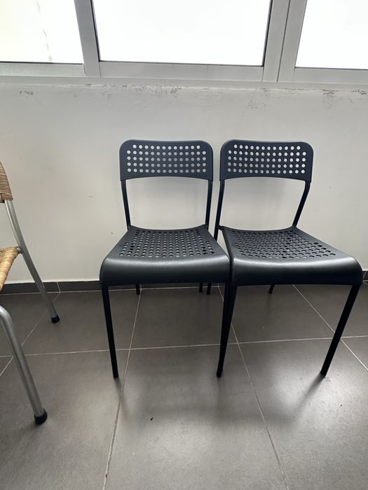 Conjunto mesas e cadeiras