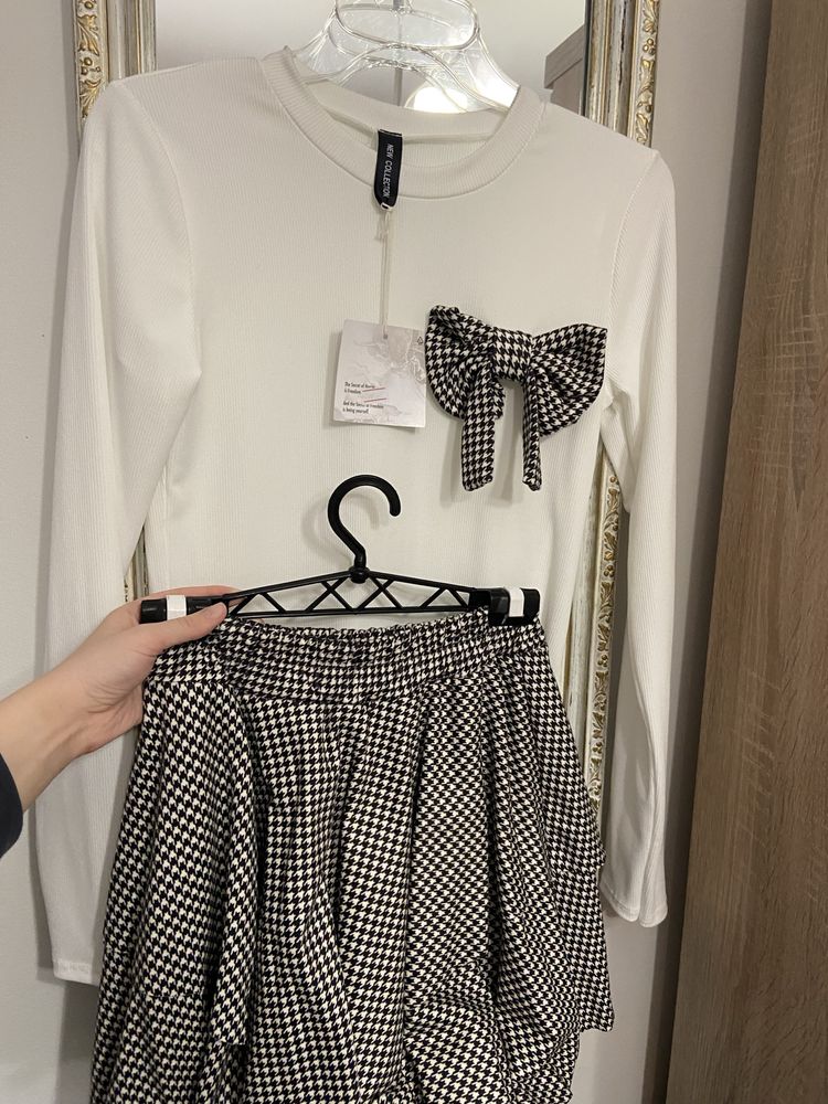 Zestaw sweterkowy spódniczka  sweter top bluzka pepitka czarna biala