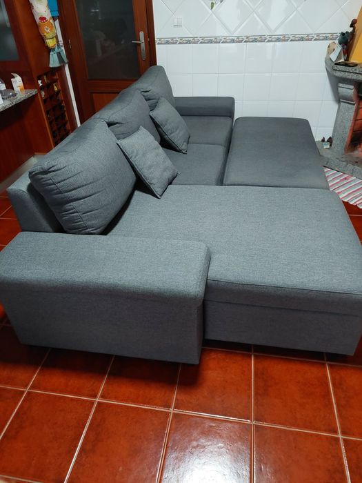 Sofá chaise long com sofá cama