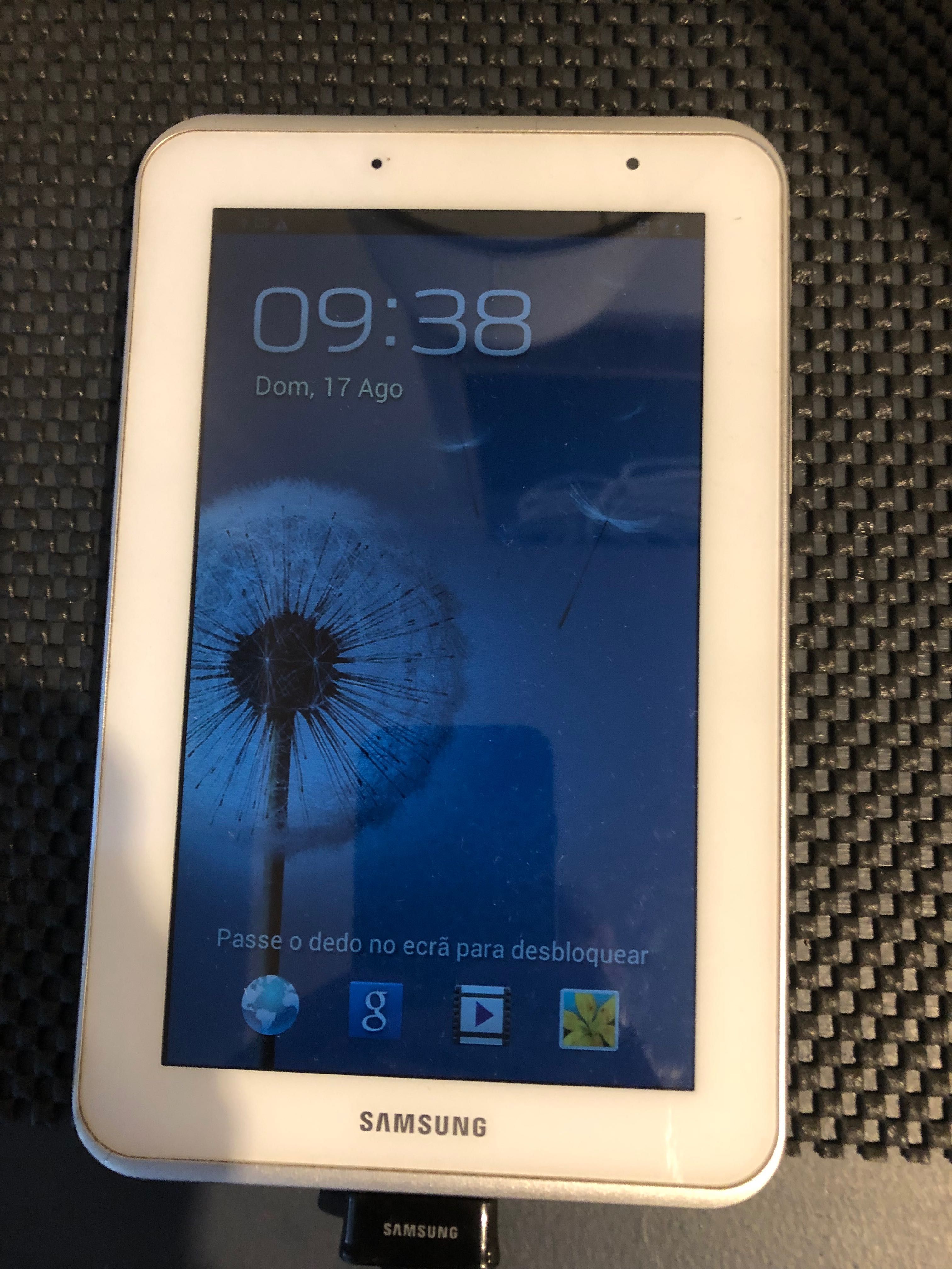 Tablet Samsung usada em bom estado pouco uso branco uma boa compra