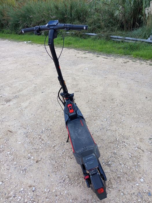 Vendo Trotinete Eléctrica dobrável SEGWAY ZT3 PRO 1600W
(650W - Aut