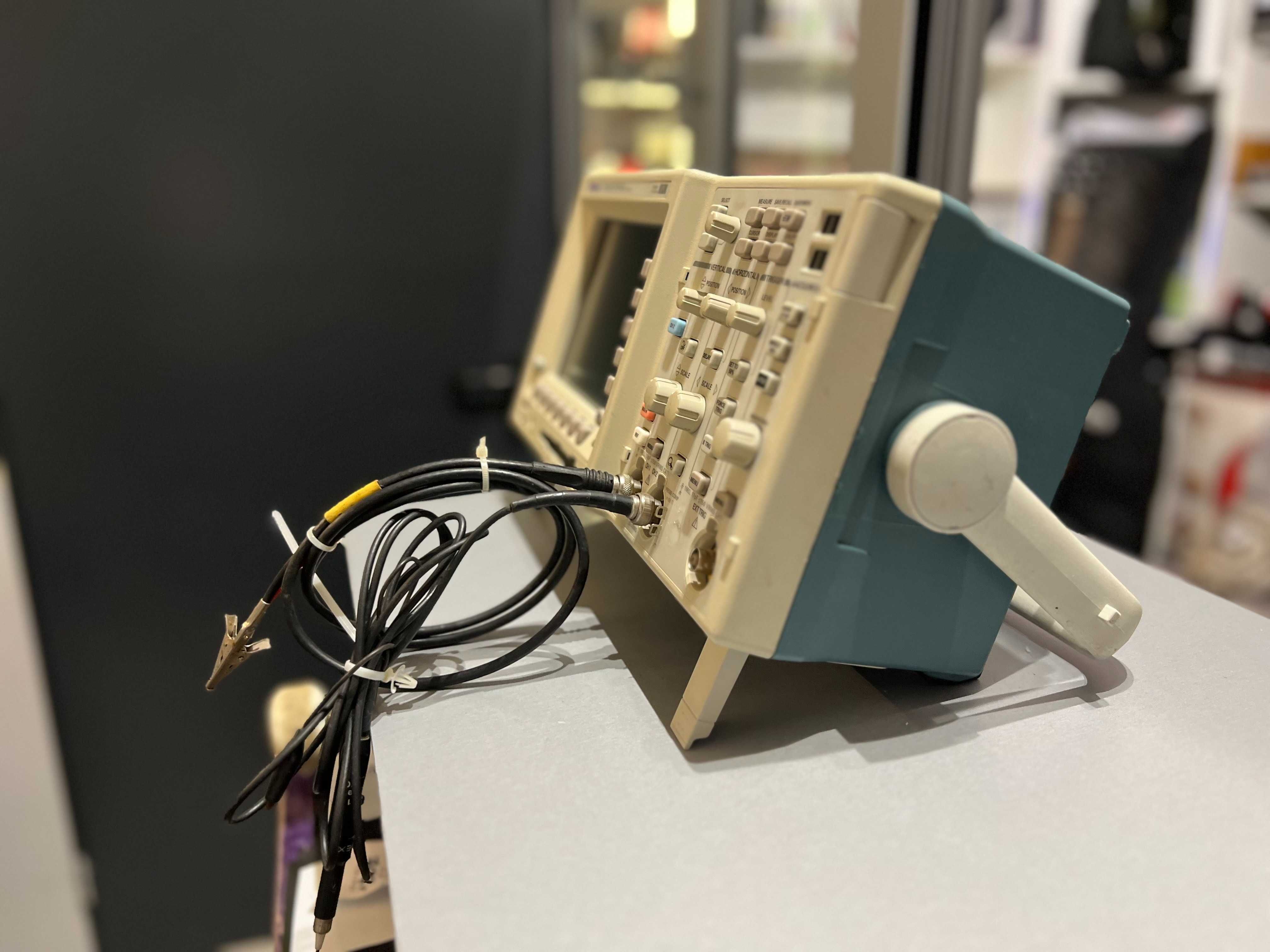 Promocja ! Cyfrowy oscyloskop fosforowy Tektronix TDS3012 Dwukanałowy