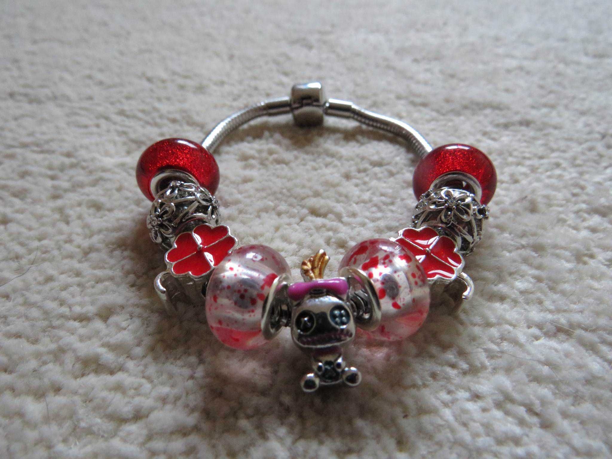 Pulseiras tipo pandora Stitch