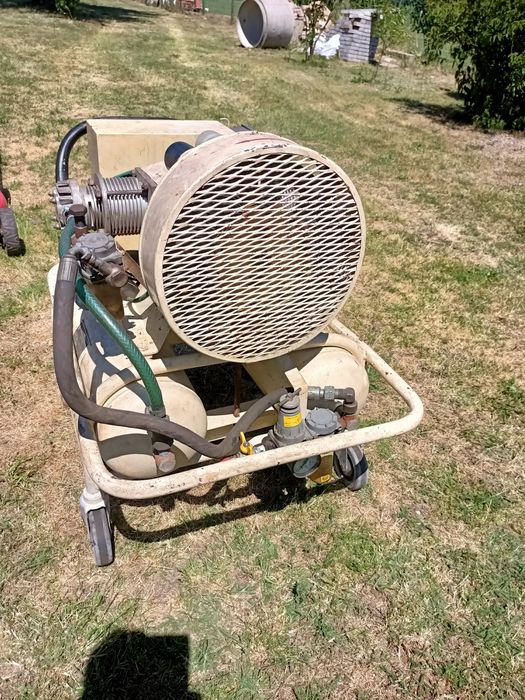 Kompresor dwutłokowy