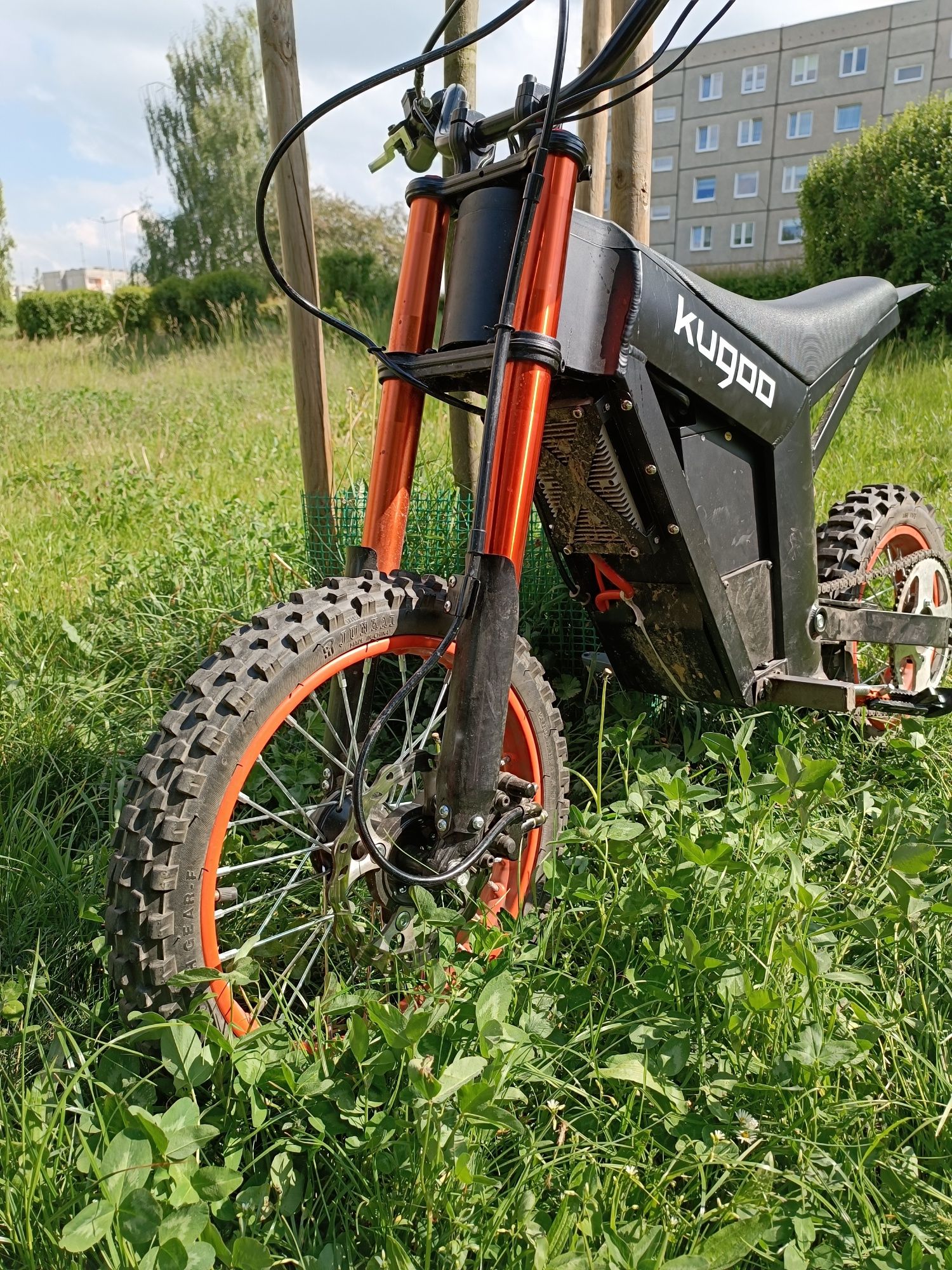 Kuggo motocross elektryczny