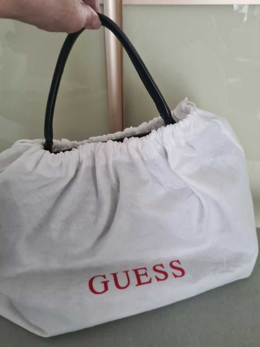 Женская кожаная сумка GUESS