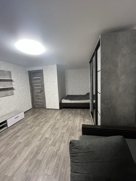 Однокімнатна з ремонтом р-н ЮЗР