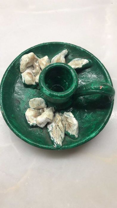 peça de cerâmica de barro de Maria Sidónio
